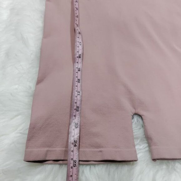 Intimately Let Go Shortie Romper Mauve Short Sleeve Deep V-Back Bodysuit Size XS - Picture 9 of 10